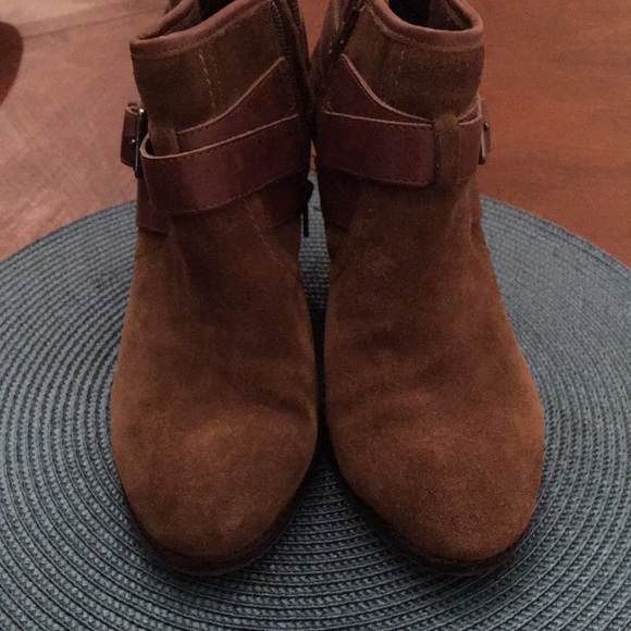 Brown suede booties - Picture 2 of 5